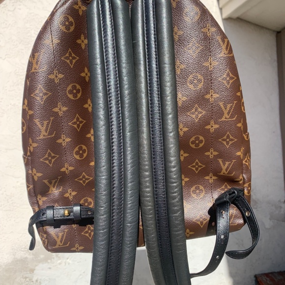 Louis Vuitton Palm Springs backpack - Picture 2 of 9